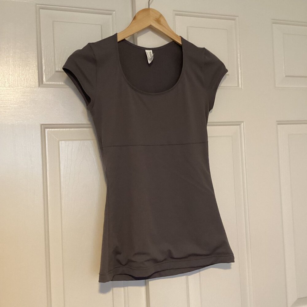 Sweet Nothings Round Neck Gray Color Cap Sleeve  Shapeware Top Size M NWOT